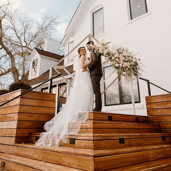 Your Posh Ambassador, Hannah!💜✨ - Picture 3 of 4